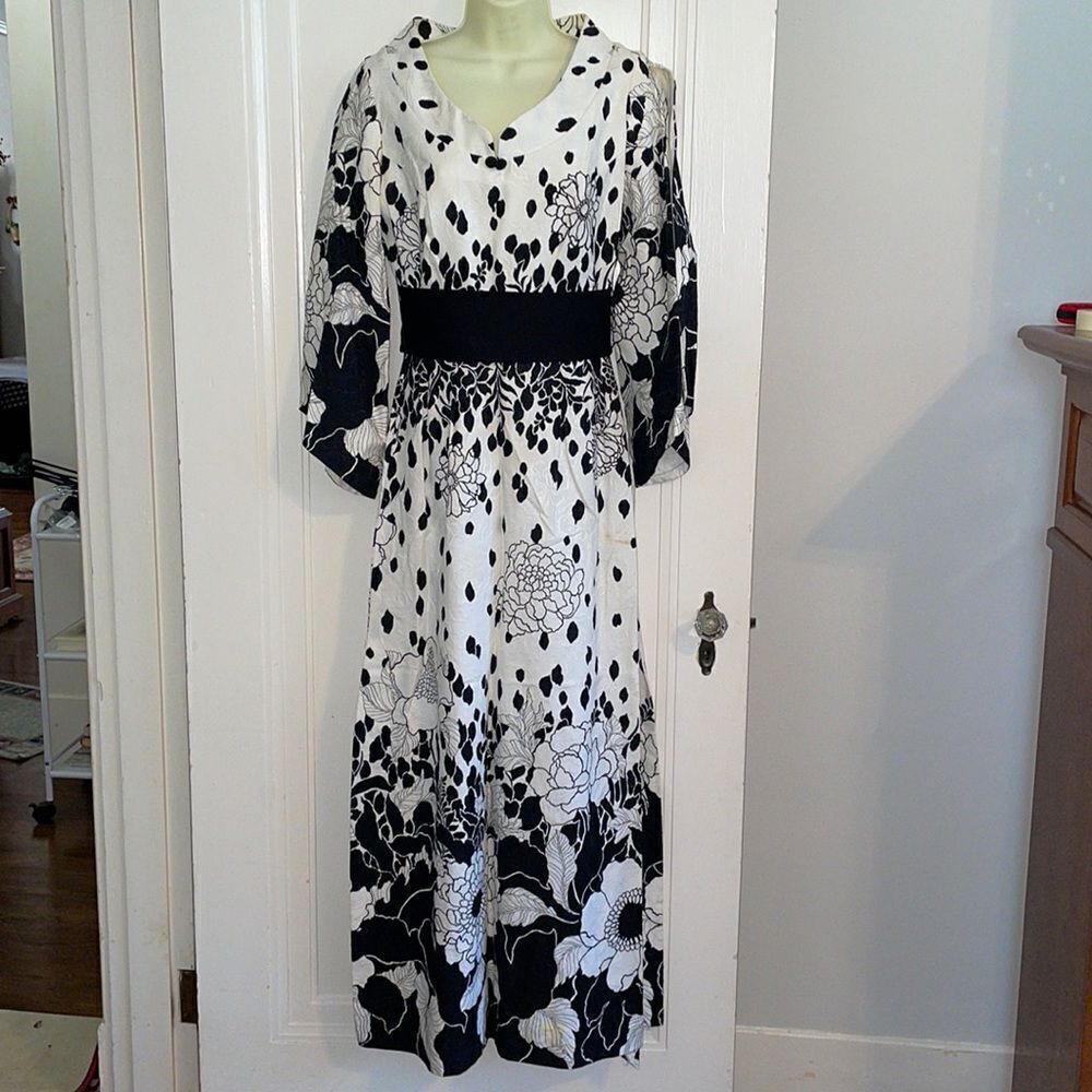 Vtg 60s Lilli Diamond of California black/white floral Asian inspired maxi dress